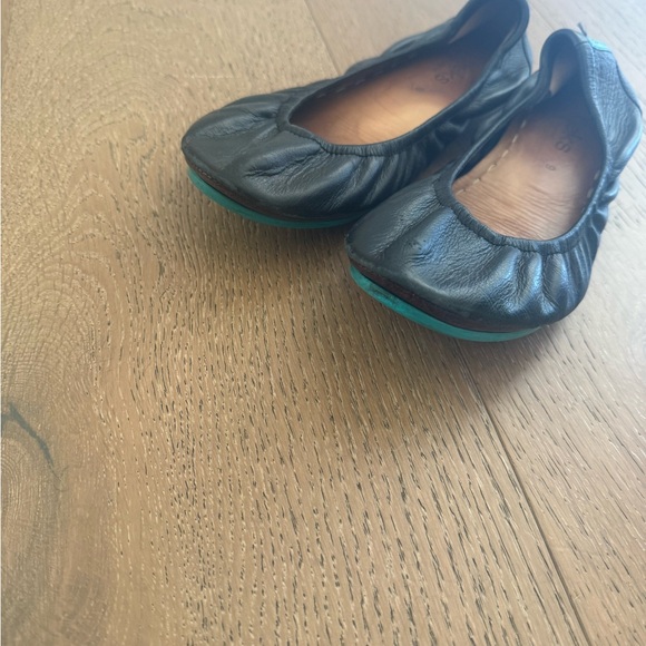 Black Tiek Women's Flats - Picture 4 of 6